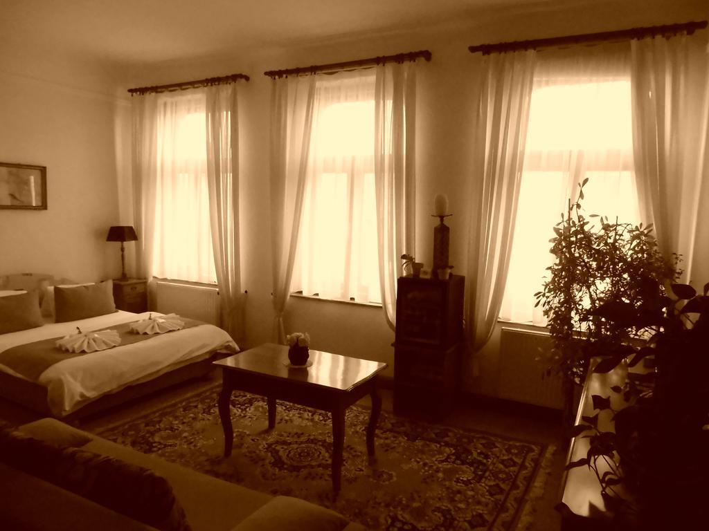 Hotel Excellent Kroměříž Zimmer foto